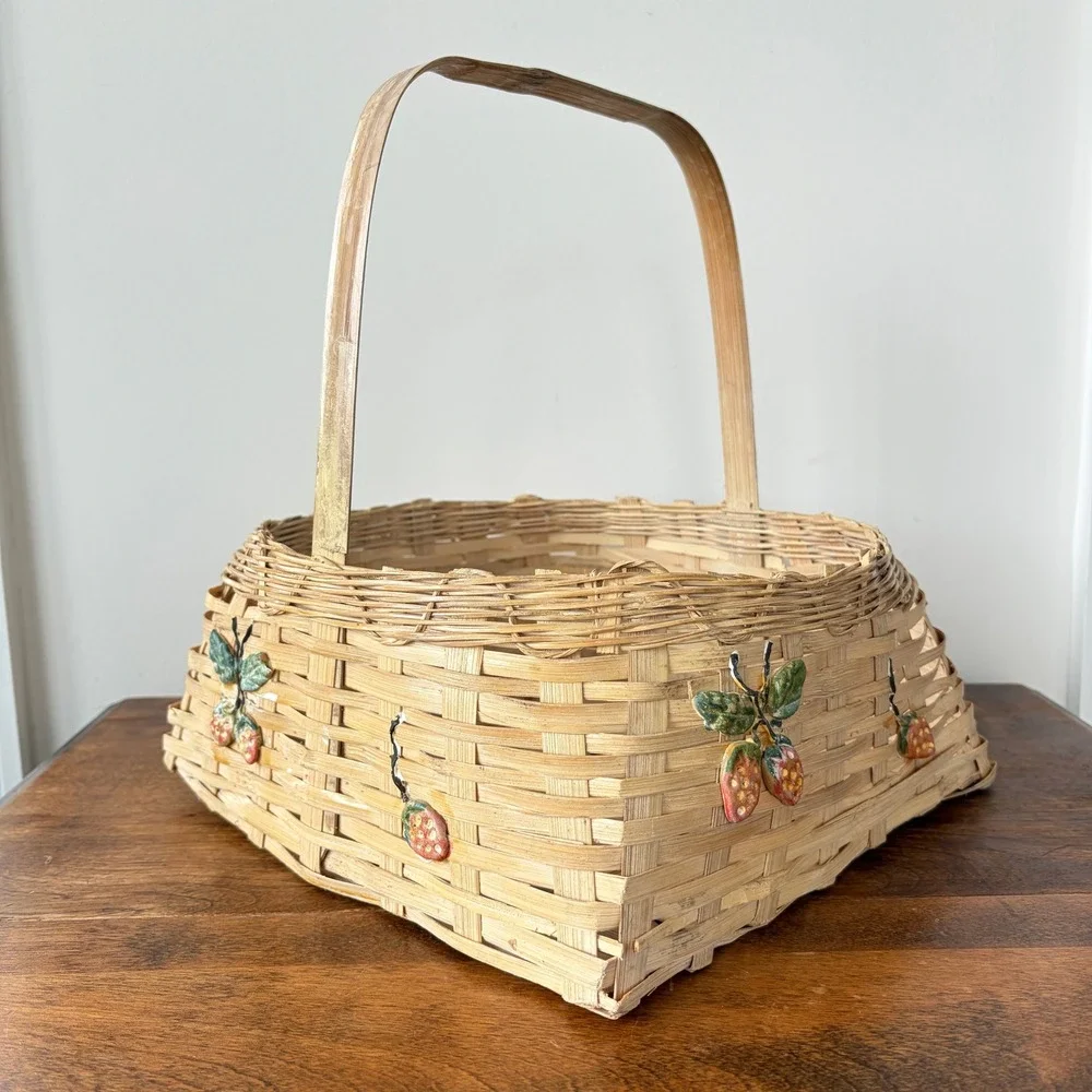 Vintage Woven Wood Splint Strawberry Basket Farmhouse Decor with Handle